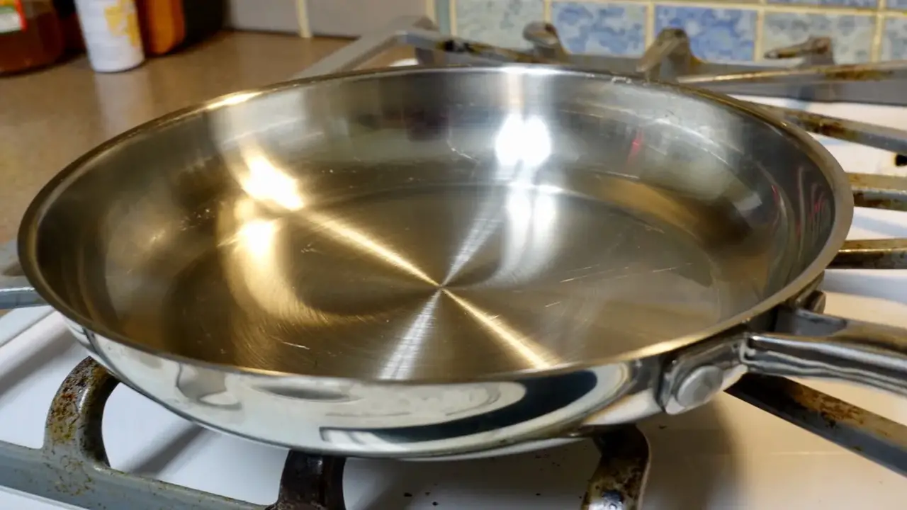 Cooking Techniques Suited For Shiny Metal Pans