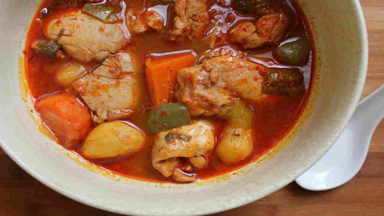 Delving Into The Flavors Of Spicy Korean Chicken Stew (Dakdoritang)