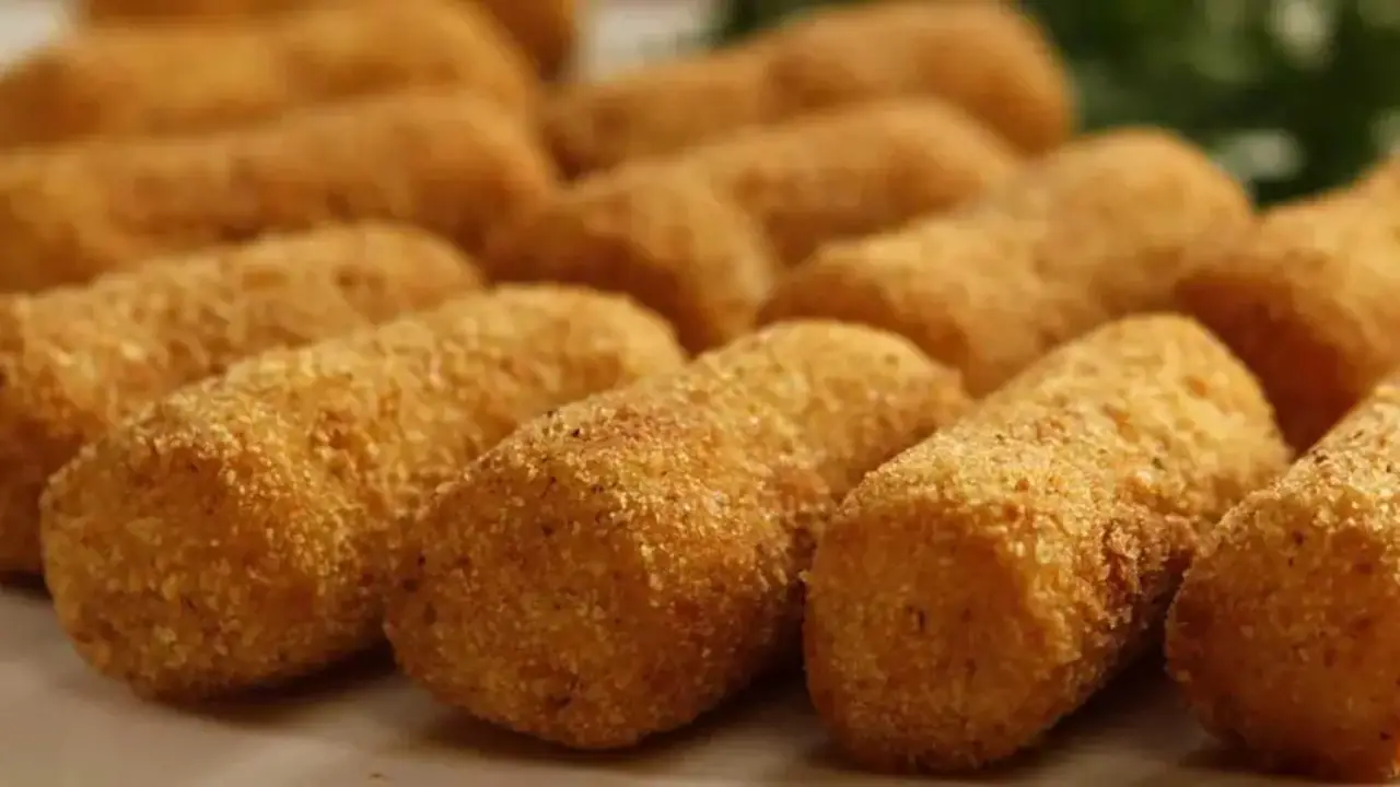 Different Variations And Fillings For Croquete