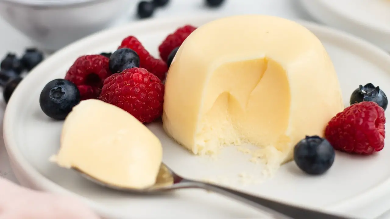How Are Bavarian Cream And Custard Used In Recipes