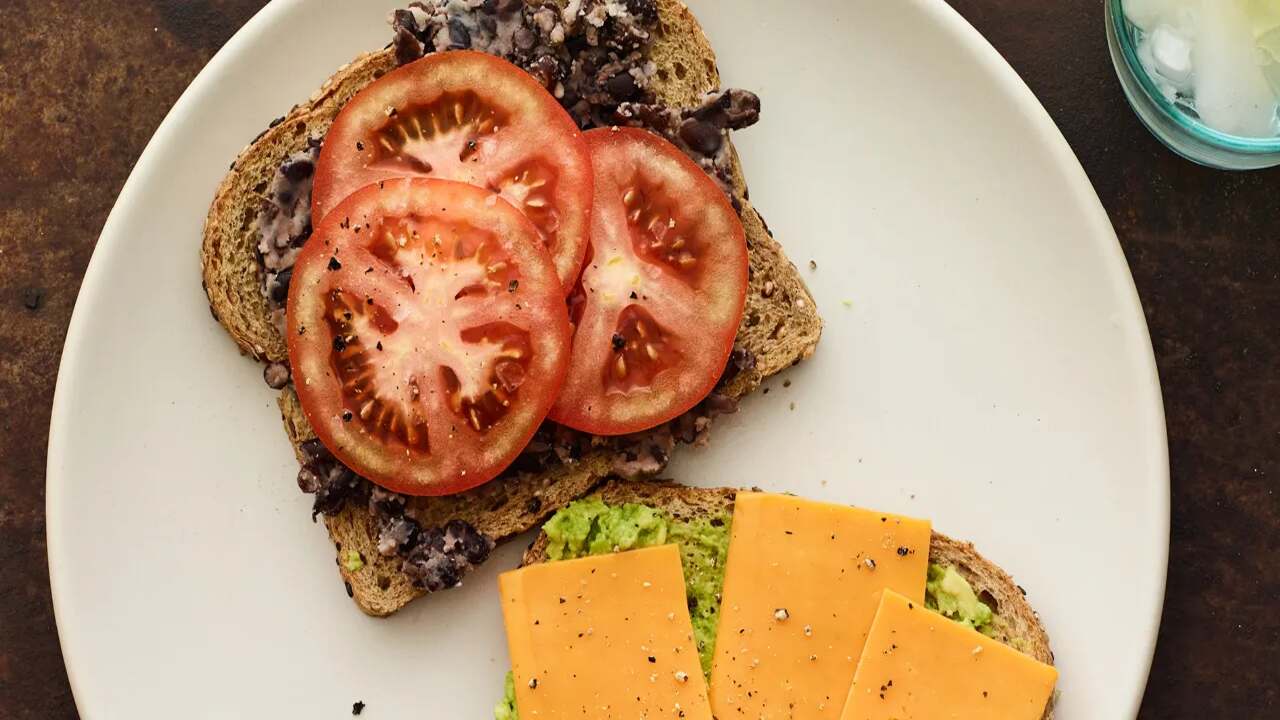 How To Customize Your Black Bean Sandwich