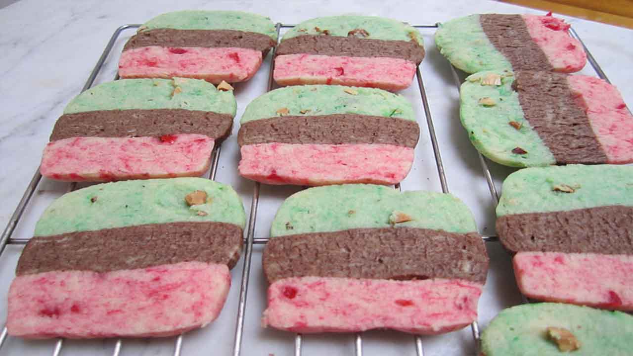 How To Incorporate Different Flavors And Colors Into Your Cookies