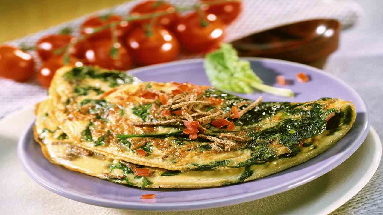 How To Make Spinach Tomato Omelette Recipe - Explain In Detail