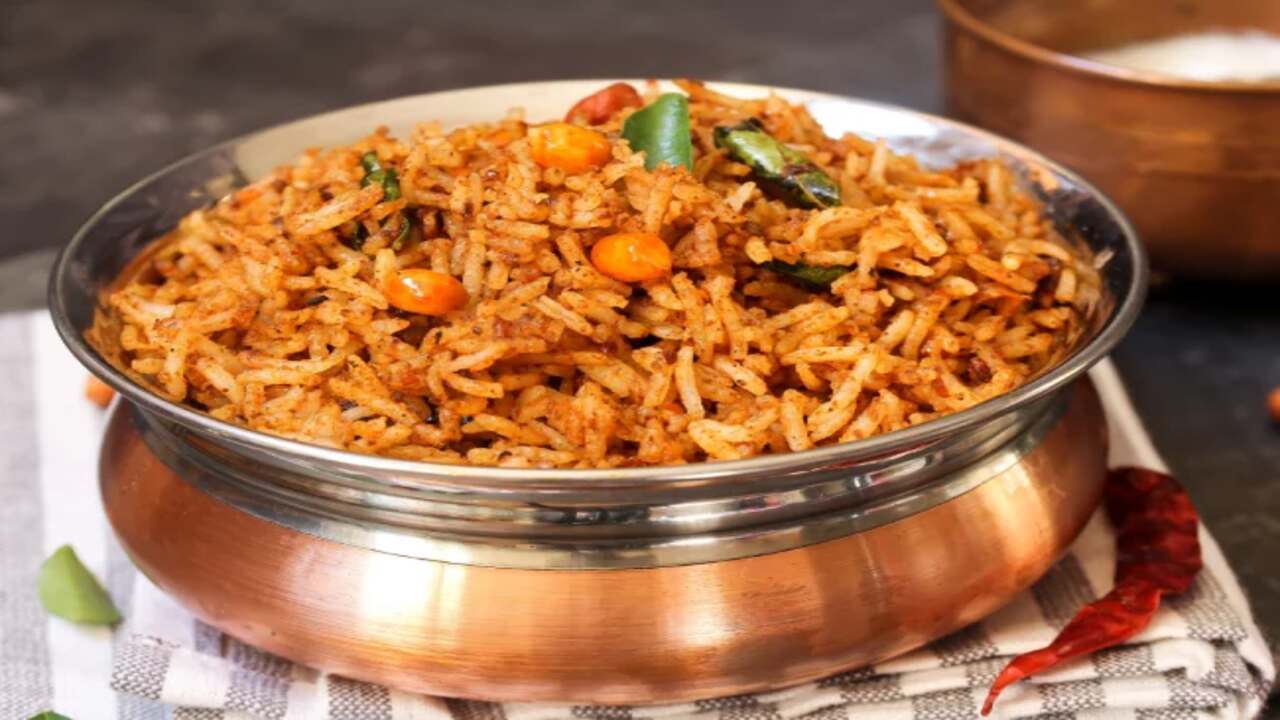 Karnataka's Unique Take On Puliyogare - The Spicy Tamarind Rice