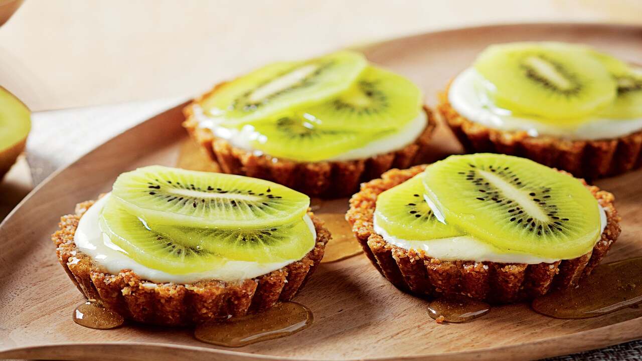 Kiwi Delight: A Sweet And Tangy Kiwi Pie Recipe