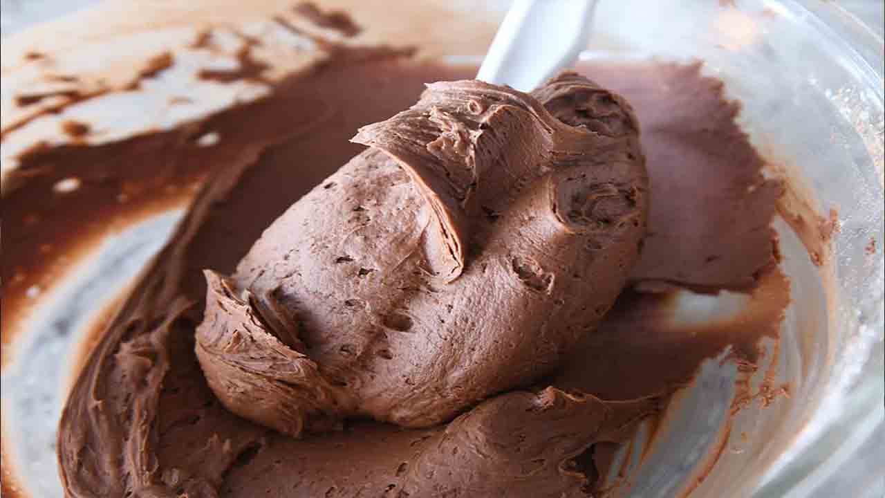 Making The Chocolate Buttercream Filling