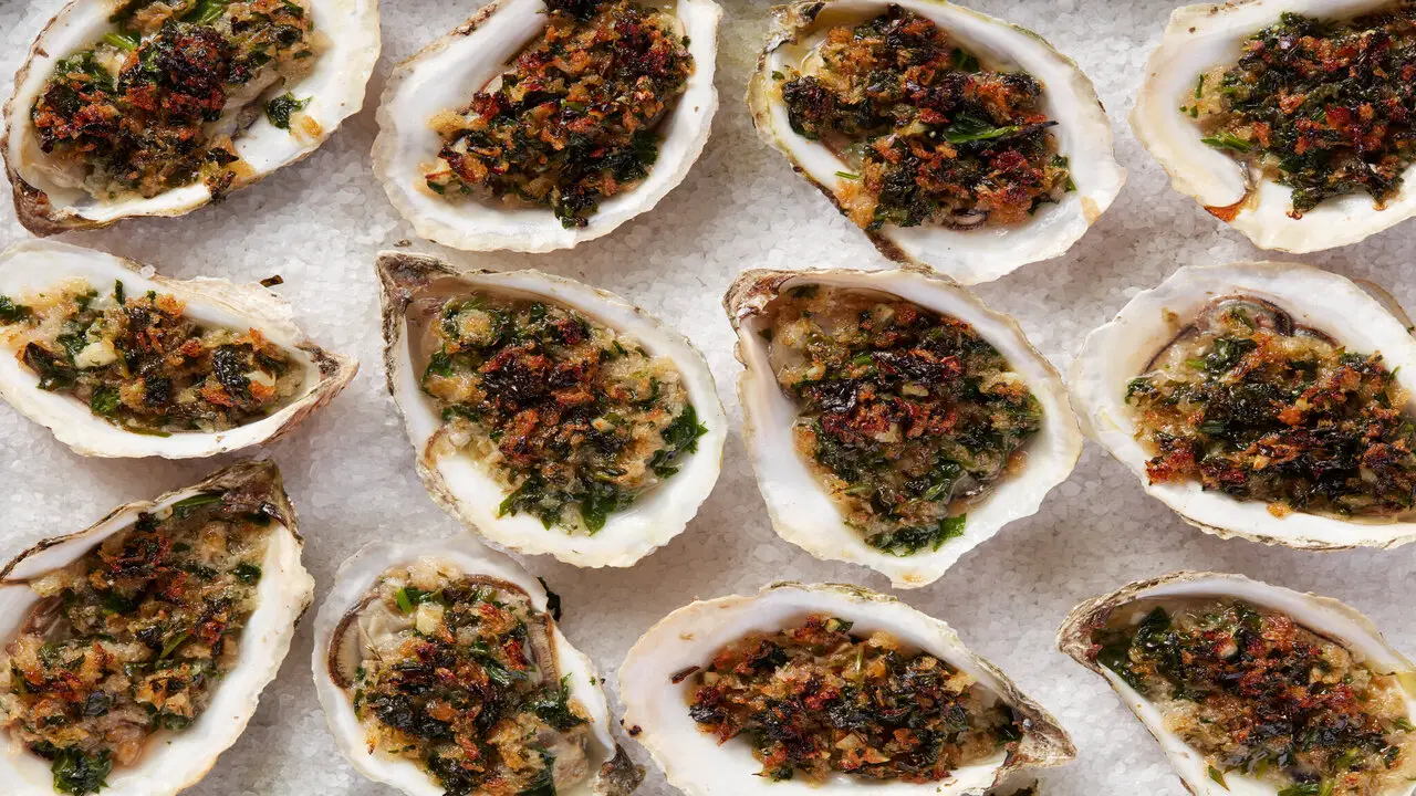 Serving Suggestions And Accompaniments For Oysters Rockefeller Casserole
