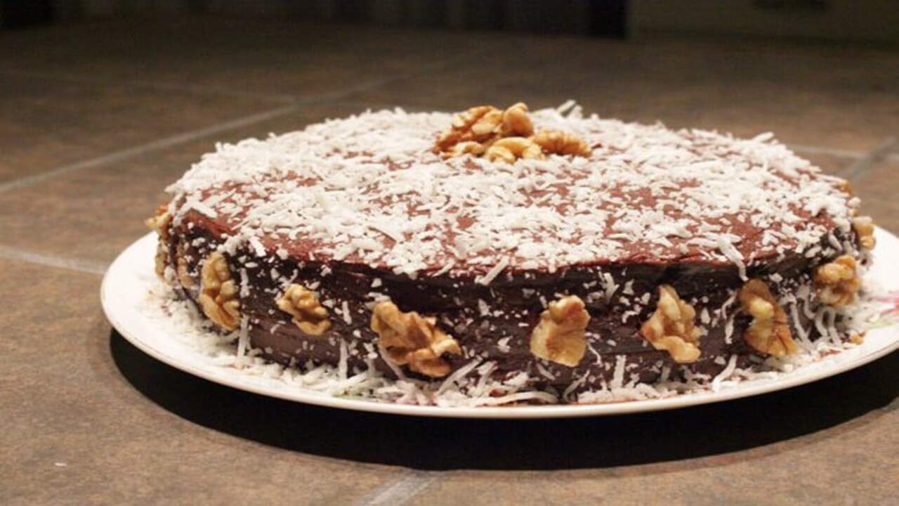 Step-By-Step Guide To Making A Sugar-Free German Chocolate Cake