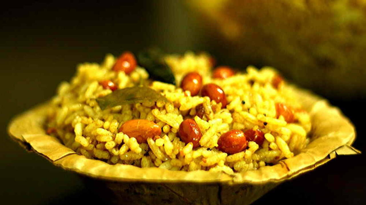 Tamil Nadu Style Puliyodarai - The Tangy Tamarind Rice