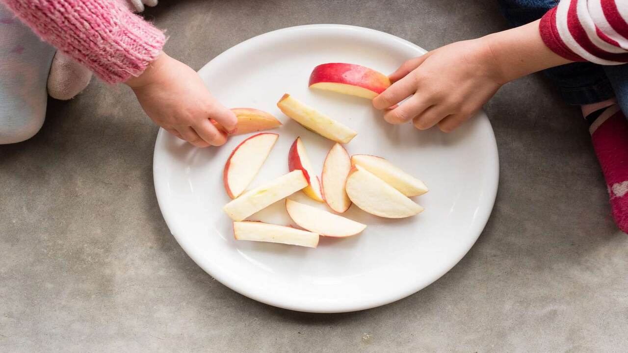 The Natural Approach - Using An Apple Slice