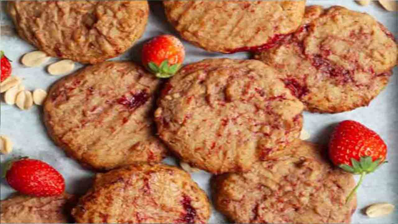 The Role Of Strawberries In The Flavor And Texture Of The Cookie