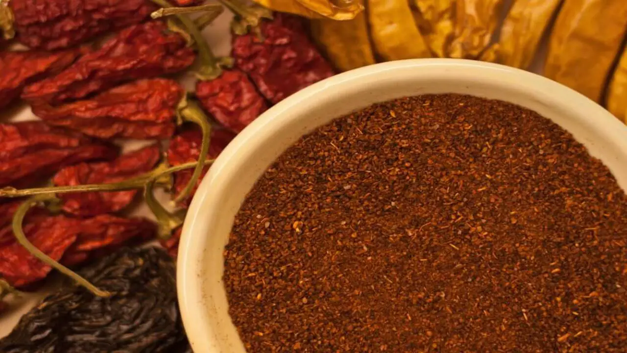 What Are The Differences Between Chipotle Powder Vs Chili Powder