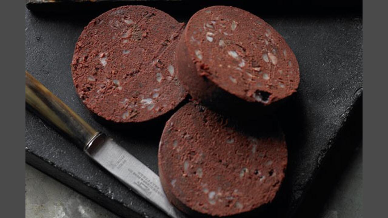 What Is The Process Of Cooking Recipe Blood Pudding?