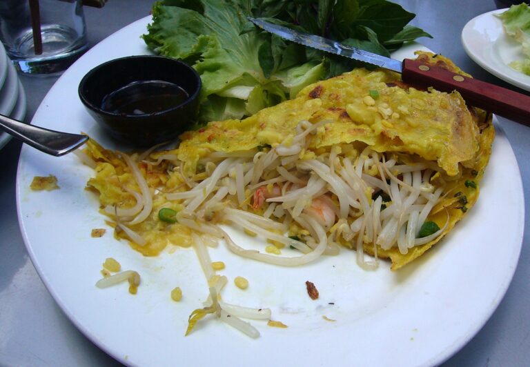 Vietnamese bánh xèo