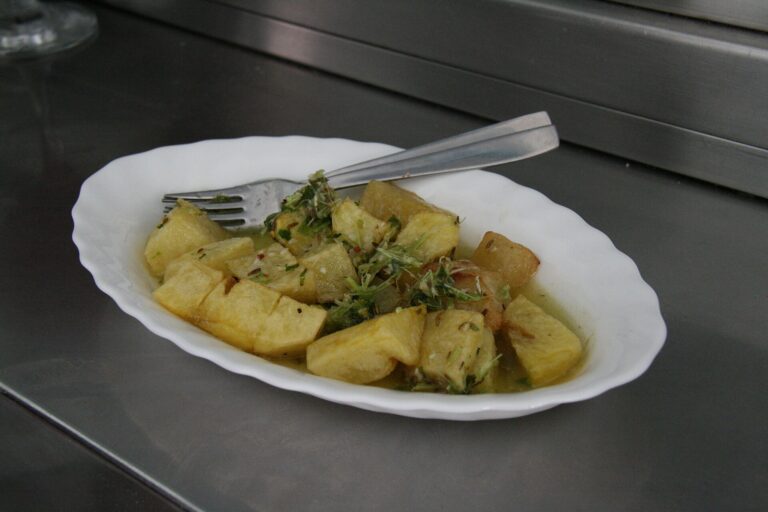 Canarian papas arrugadas with mojo