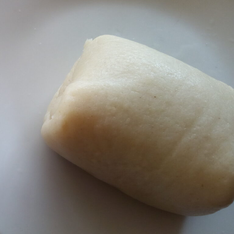 Fufu served with sauce