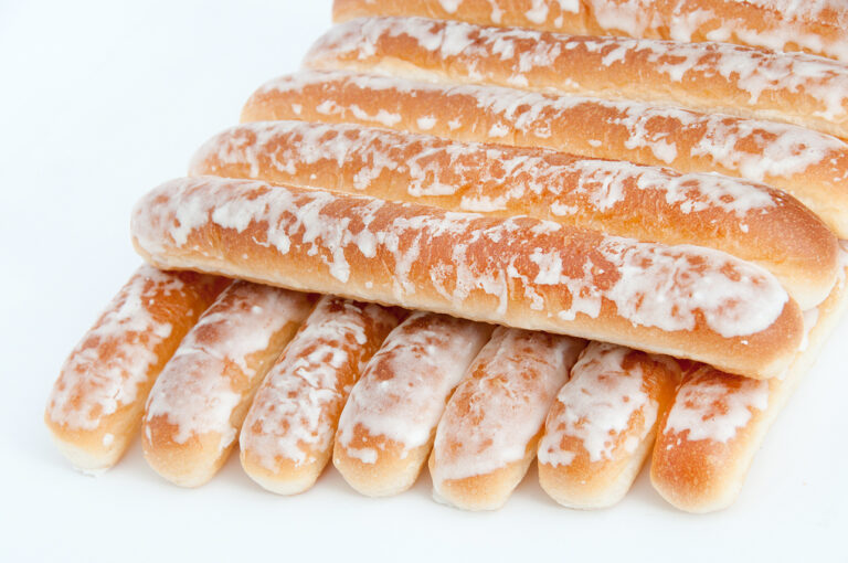Valencian horchata with fartons