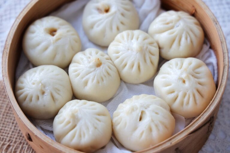 Steamed xiaolongbao soup dumplings